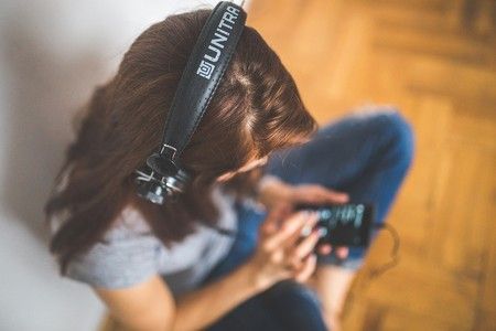 Los datos de Spotify lo confirman: nuestras canciones favoritas son las que salieron cuando teníamos 14 años